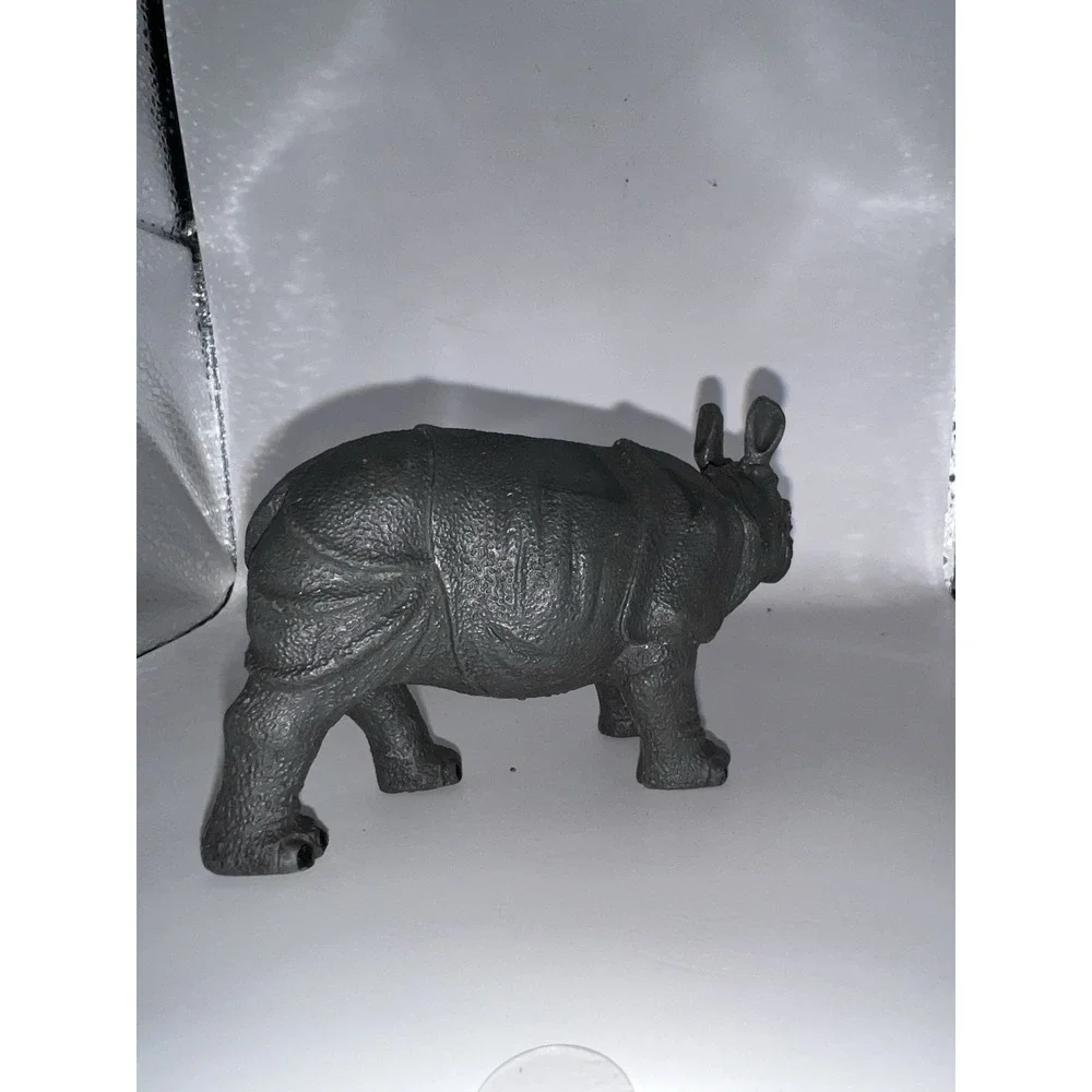 Vintage 2005's Rhinoceros Realistic Rhino Gray Hard Plastic 6.5